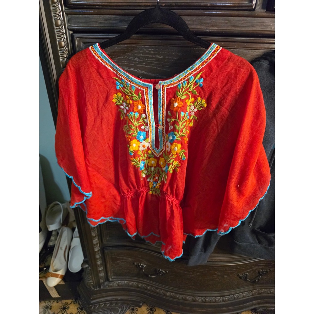 Vintage Red Floral Embroidered Peasant Blouse Boho Scalloped Butterfly Sleeve - Picture 1 of 6
